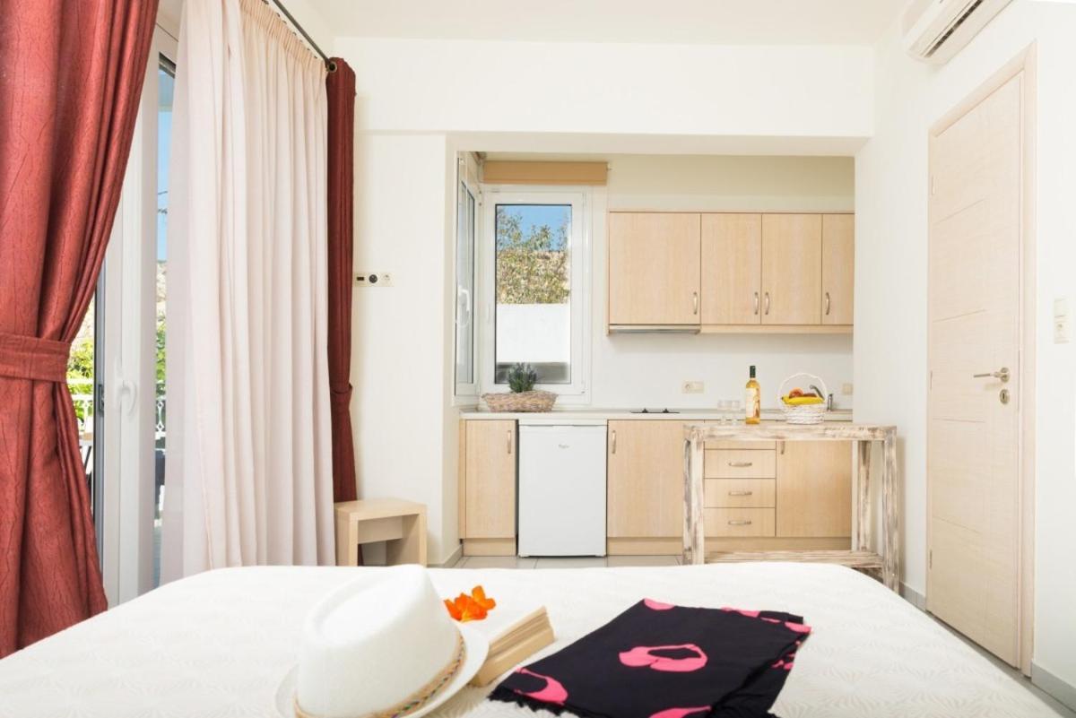 Hotel Sunshine Matala Buitenkant foto